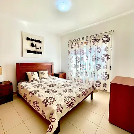 Apartament T2 Com Piscina- De *